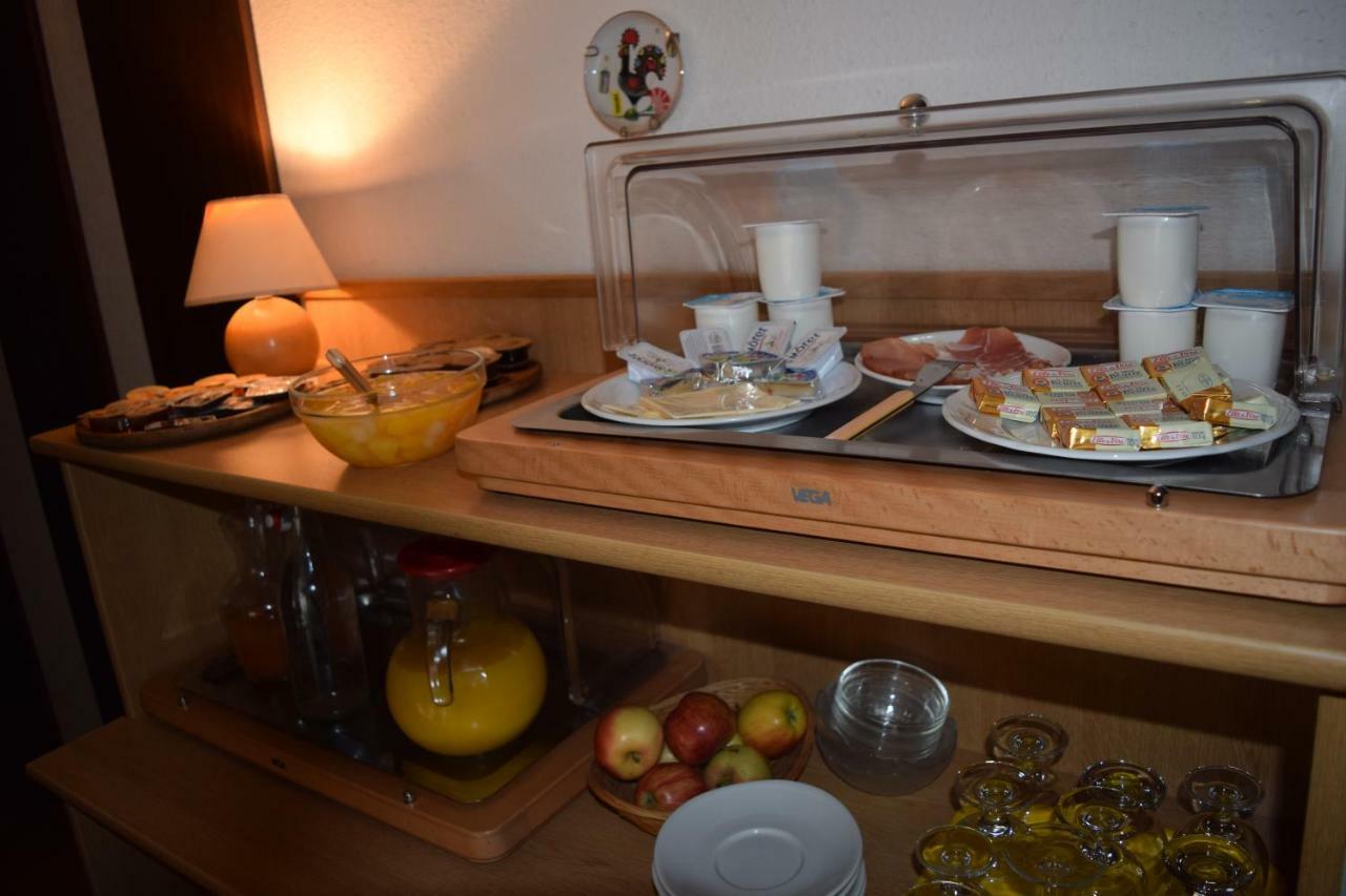 Hotel Le Soli Saint-Julien-en-Genevois Luaran gambar